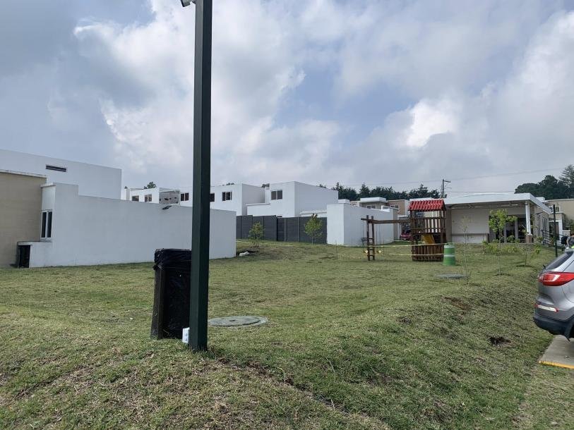 CASA EN VENTA RESIDENCIAL SANTA ELENA-3